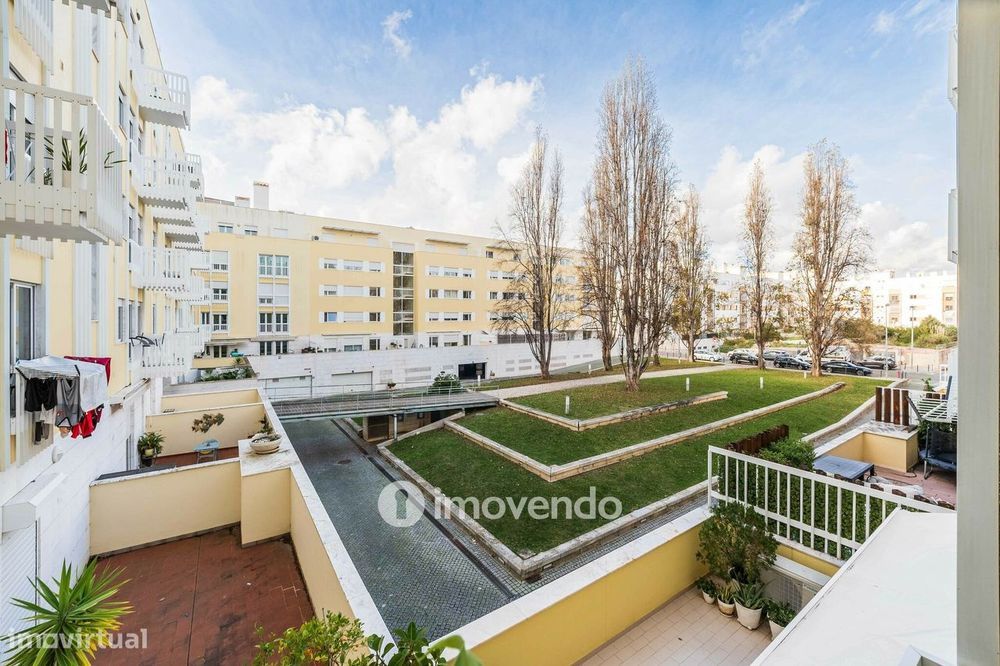 Apartamento T2 exclusivo, com estacionamento, no Parque das Nações