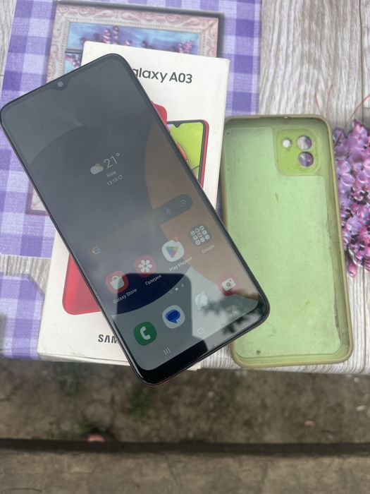 Продам samsung a03 3/32 в хорошем состоянии