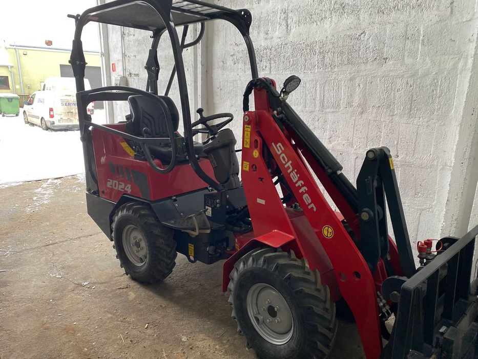 Ładowarka SCHAFFER 2024