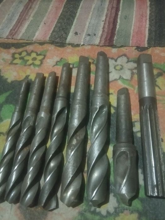 Токарные сверла , развёртки, и метчики