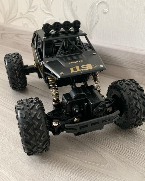 Машинка на радіокеруванні пульте управления радиоуправлении