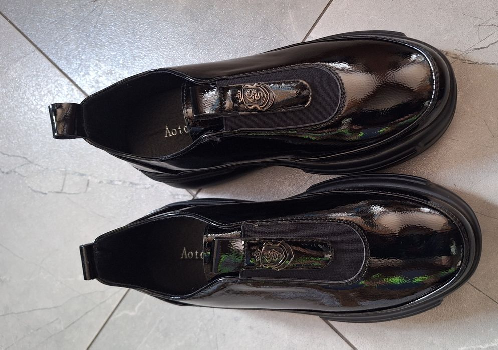 Adidasy na wysokiej podeszwie 36