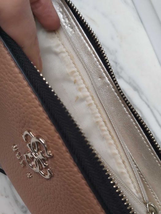 Używany portfel GUESS brązowy duży tan Multi dania slg
