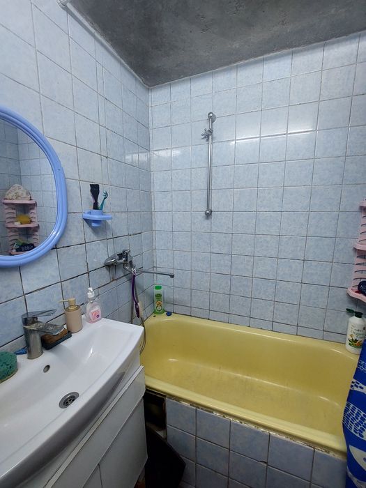 Продам 2к квартиру на Жадова з агв