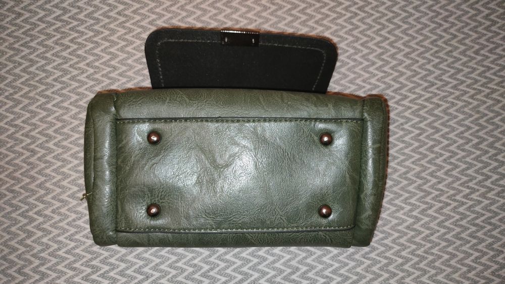 Жіноча сумочка через плече