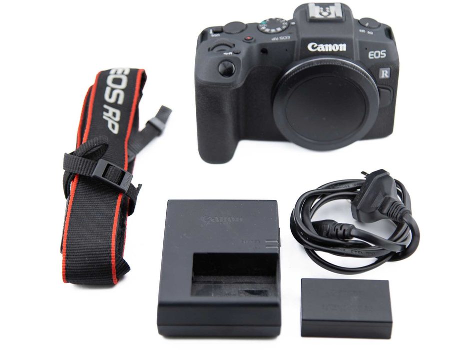Bezlusterkowiec Canon EOS RP z ładowarką - przebieg 9842 zdjęć