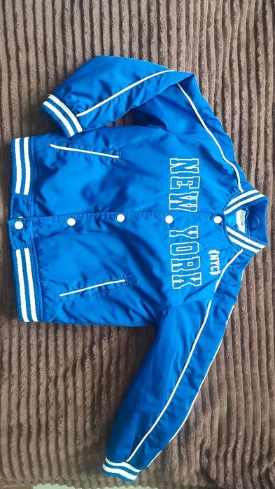 Демісезонна курточка-бомбер фірмова у відмінному стані розмір 122