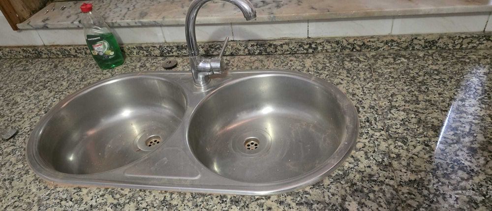 Cozinha (móveis, banca, pio e placa de fogão)