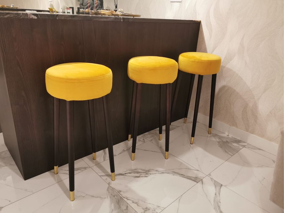 3 Bancos de Bar - Amarelos - Design