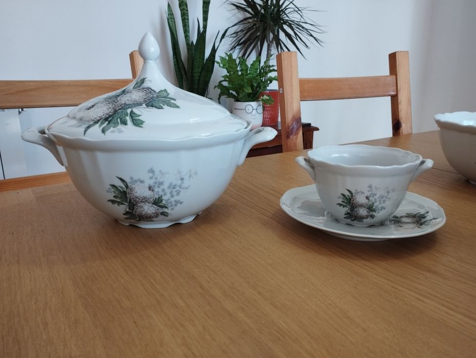 Conjunto de louça clássico floral