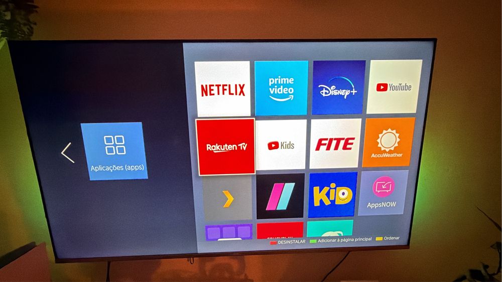 Tv  smart hisense 65”polegada  vendo por 500€ negociavel