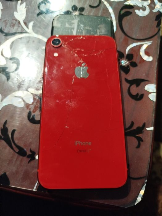 Продам iPhone хр заблокований