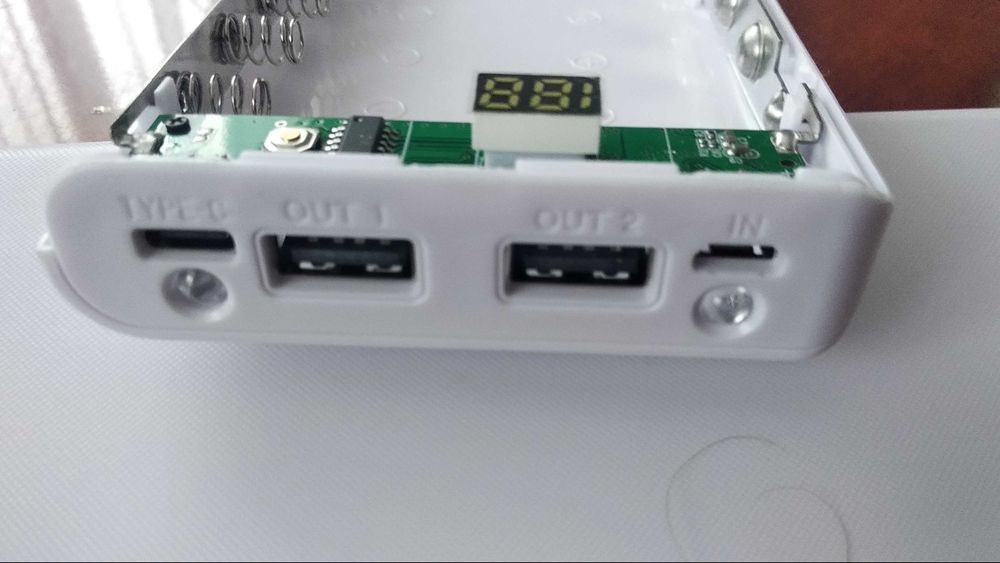 Корпус повербанку на 8 акумулятори