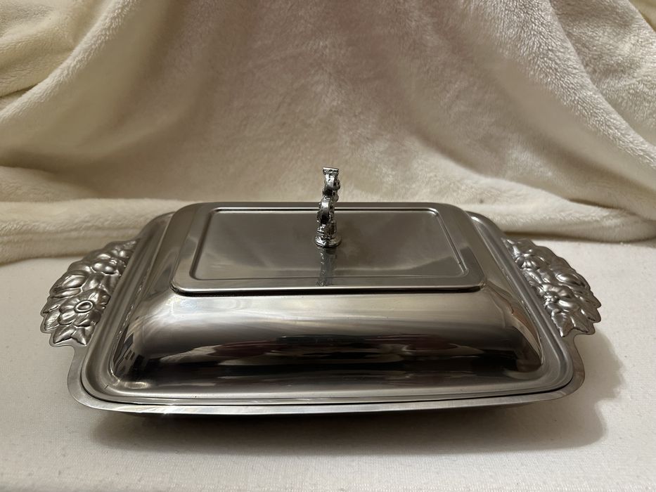 Tin Terrine425285993314406400