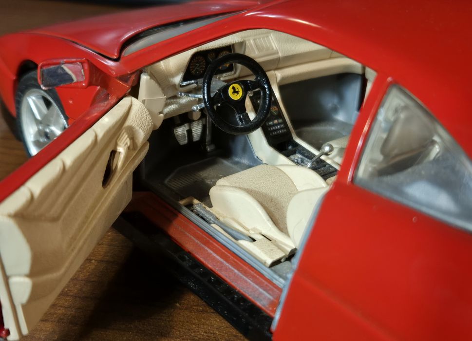 Ferrari 348 TB - Bburago, skala 1:18