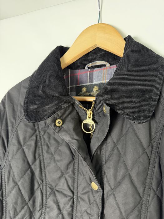 Жіноча ваксовна куртка Barbour Quilted Wax Beadnell
