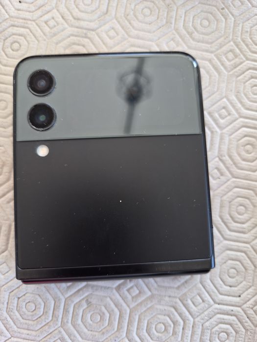 Samsung galaxy Z flip 3