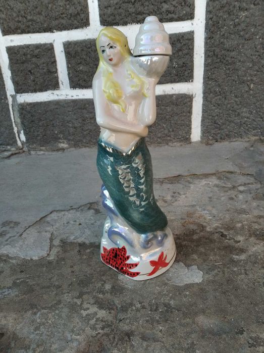 Керамічні статуетки вази фляги чяйники