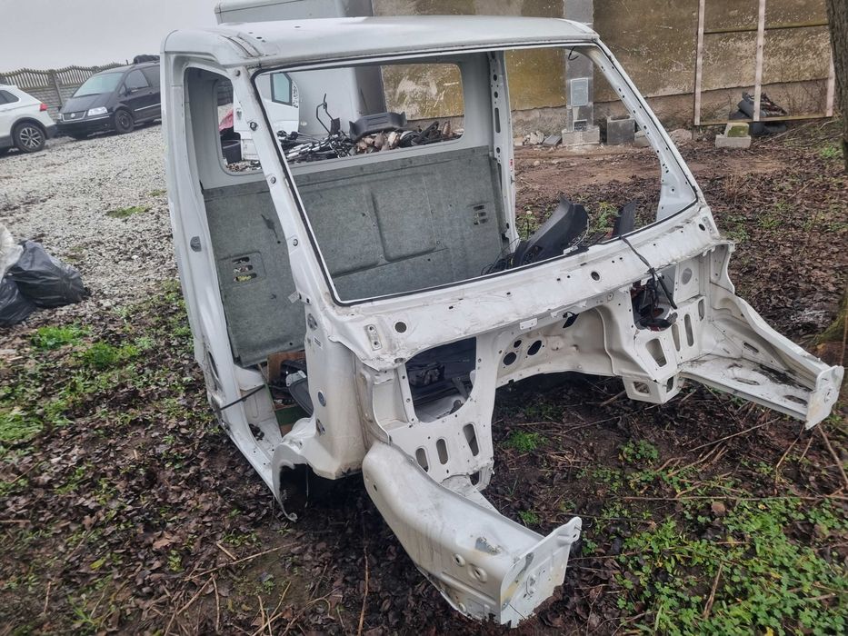 Kabina IVECO DAILY 2014r-  ćwiartka dach słupek drzwi ściana fartuch