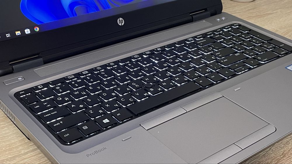 Ноутбук HP ProBook 650 G2 / 8 GB RAM / i5-6300U / R7 M365X 2 GB / 3 год. акб