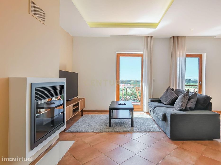 Apartamento T2 Dúplex com Vista Panorâmica e Garagem com Carregamento