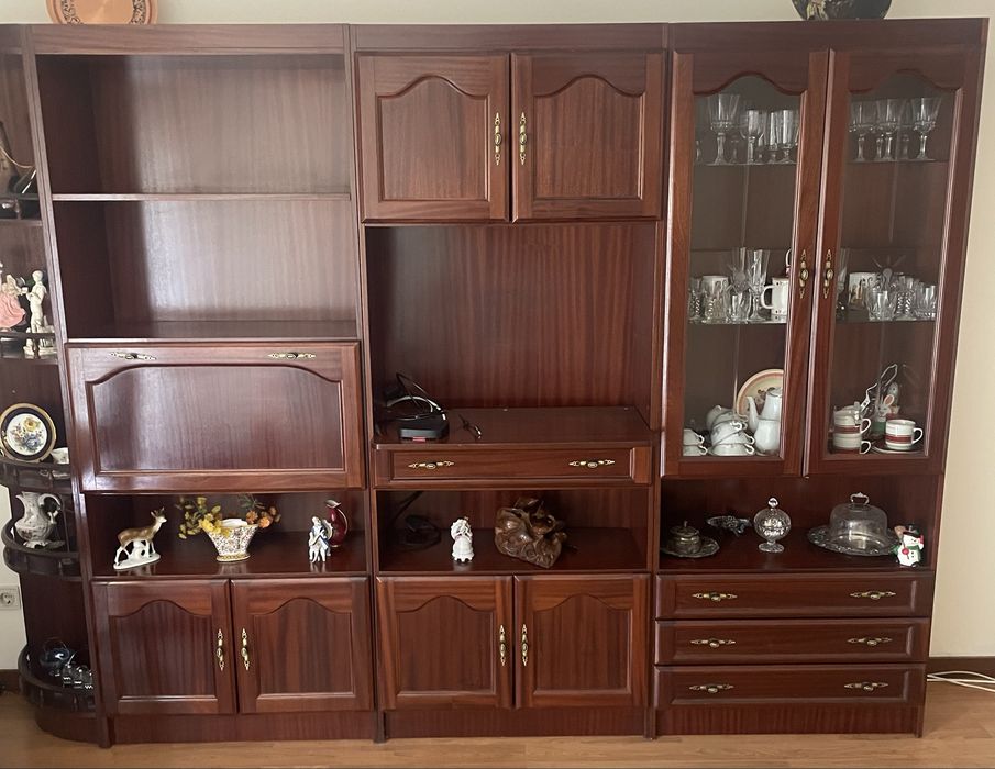 Movel de sala e madeira com 2,40 de comprimento composto por 4 modulos