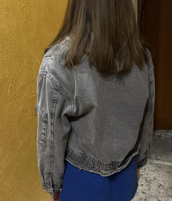Продаж підліткової куртки Zara