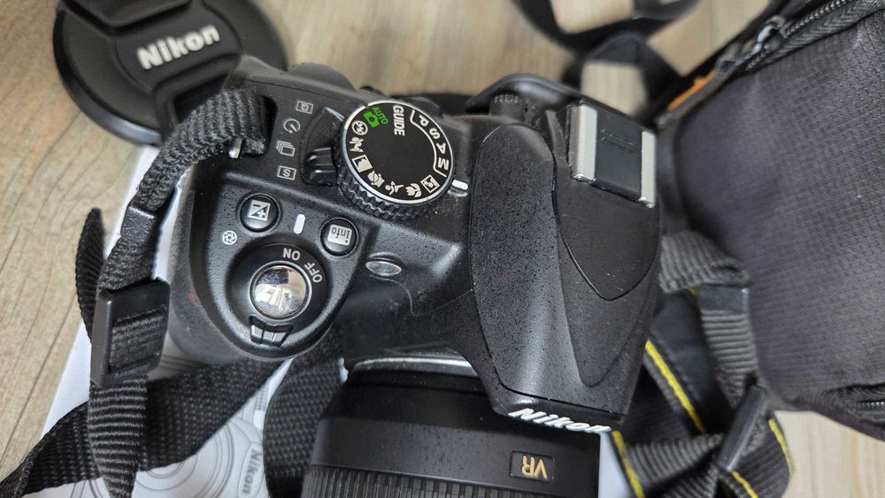 фотоапарат Nikon d3100 + обʼєктив 16-85