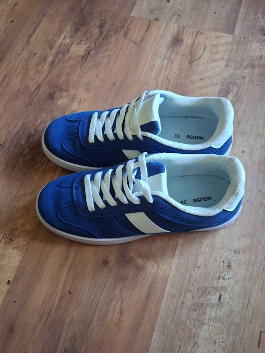 Buty sportowe damskie r39