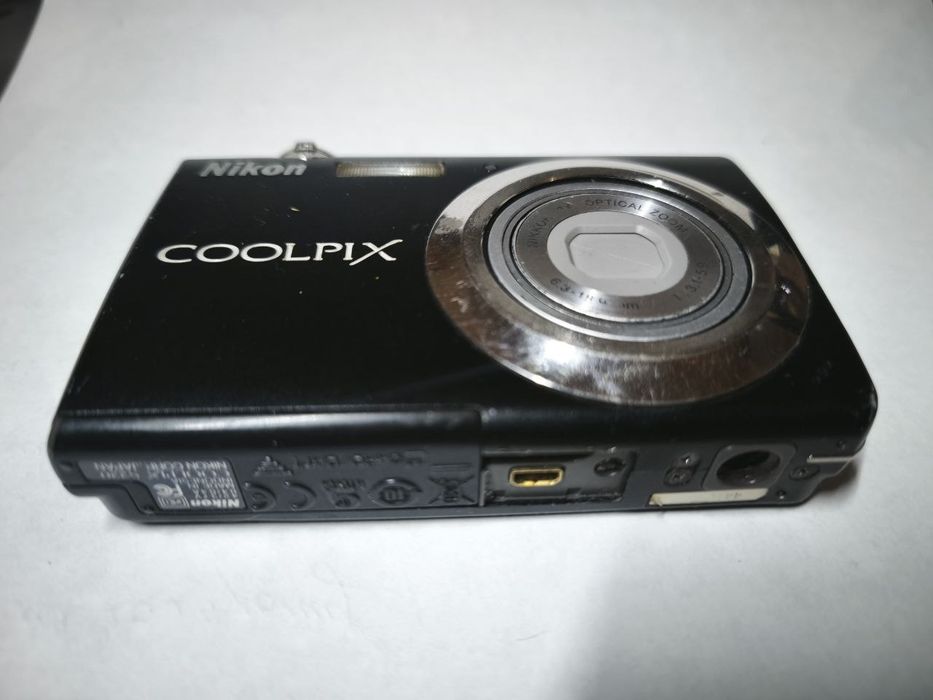 Фотоапарат  Nikon S 220