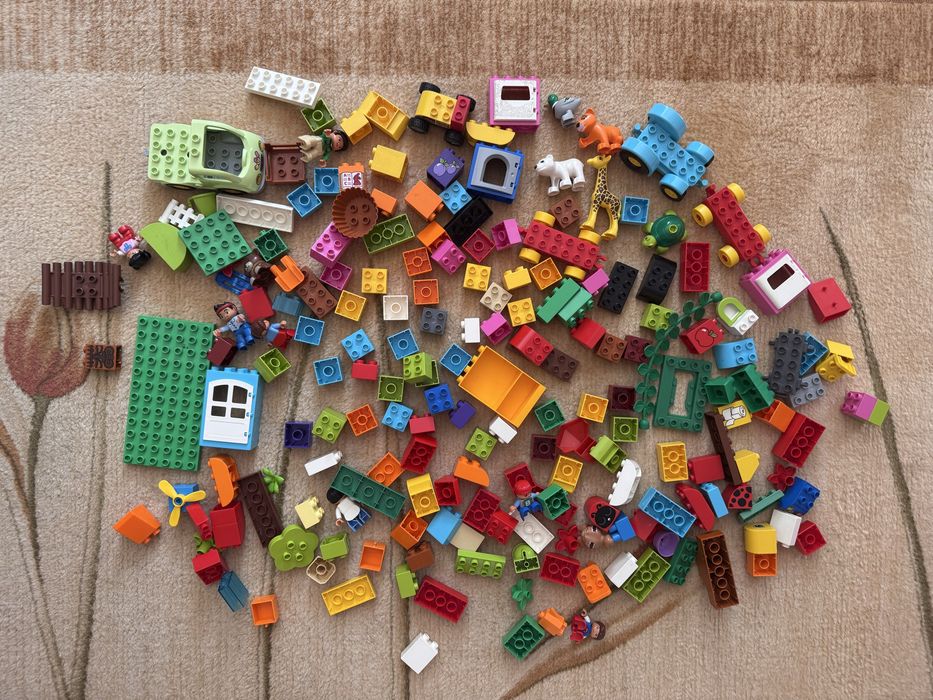Klocki Lego duplo  214 elementow