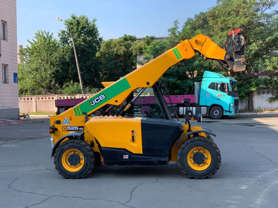 Телескопічний навантажувач JCB 525-60 Телескопический погрузчик 2,5т