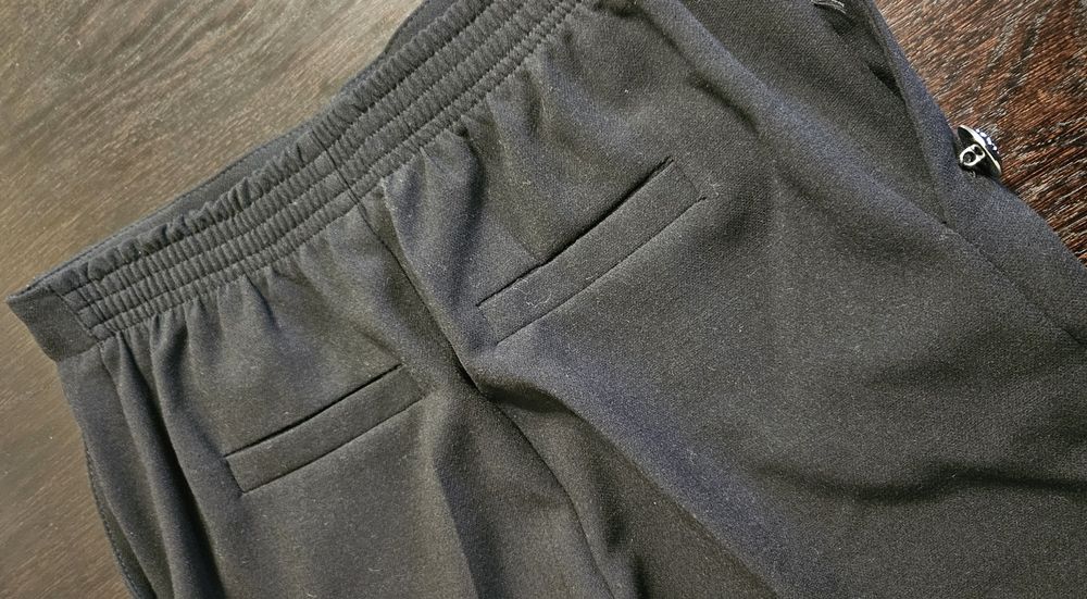 Spodnie materiałowe, damskie, czarne, nogawka z kantem, r. 38