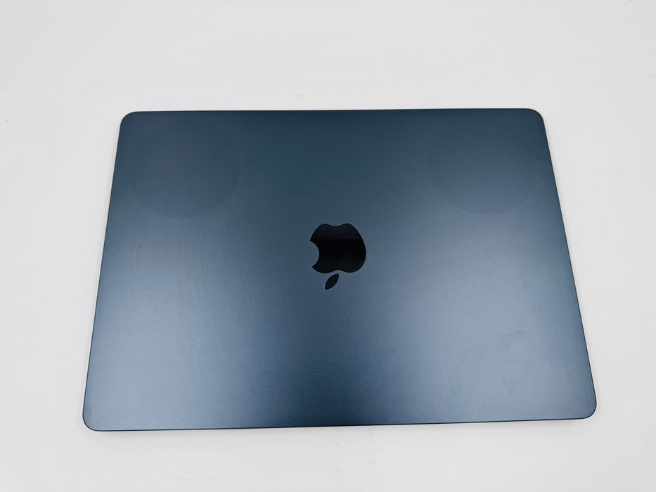 Засвіт Apple Macbook Air 13.6 M3 2024 16GB RAM 256GB SSD Midnight IL7450