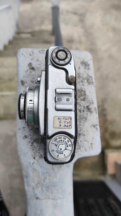 Máquina fotográfica analógica antiga - Ilford