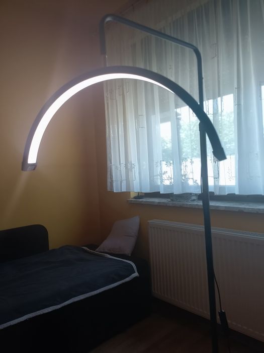 Lampa stojąca pół okragła