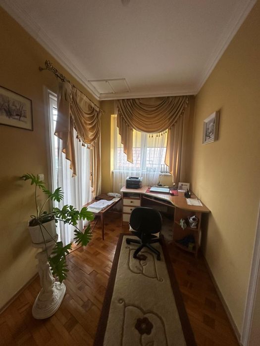 Продаж сучасного будинку в самому центрі м.Берегове