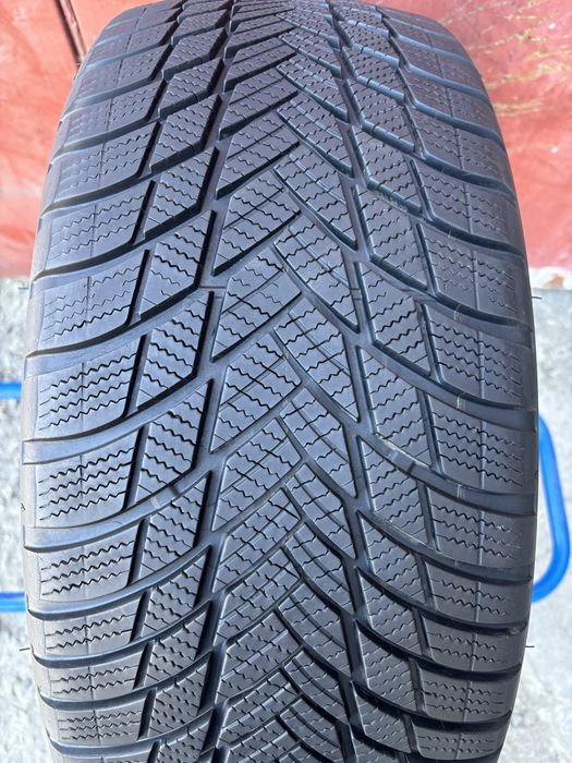 245/45/20 R20 Brigestone Blizzak LM 001 зима 1 шт