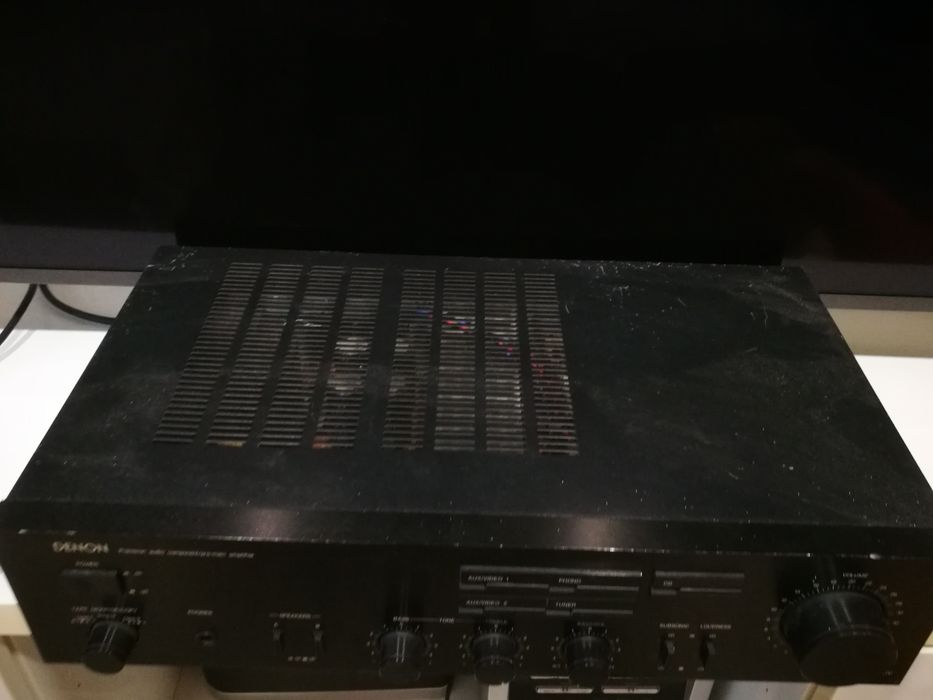 Denon PMA 300V amplifier