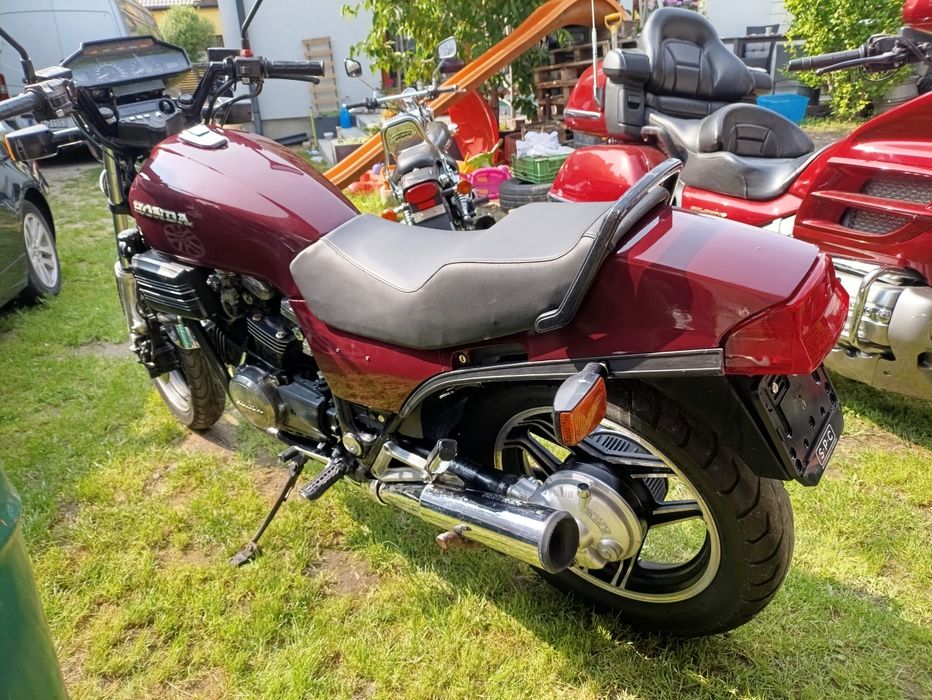 Honda VF 750 S RC07 Sabre szwajcar klasyk