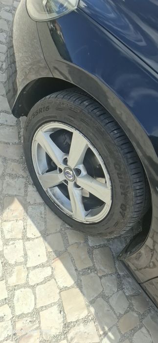 “Volvo V40 D2 | Revisões em dia, super económico | Impecável.