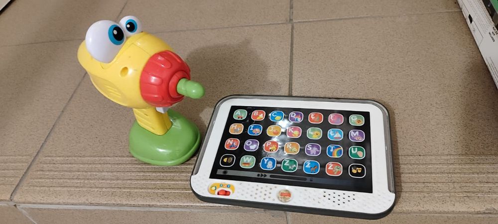 Zabawki dźwiekowe, tablet z bateriami