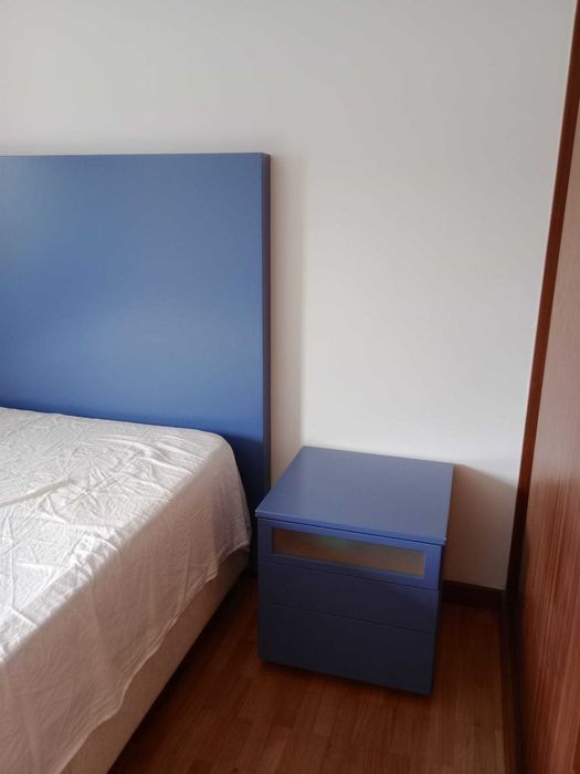 Conjunto de quarto cómoda, roupeiro, cabeceira e mesinhas de cabeceira