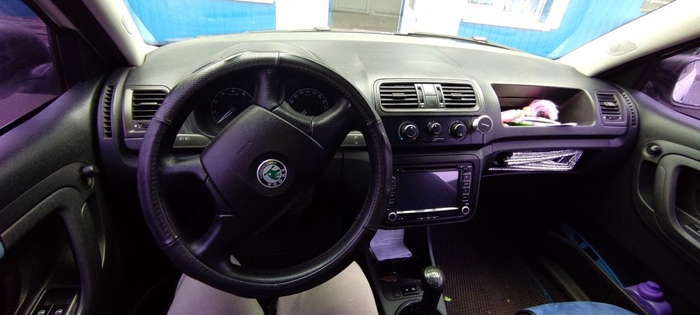 Автомобіль SKODA FABIA