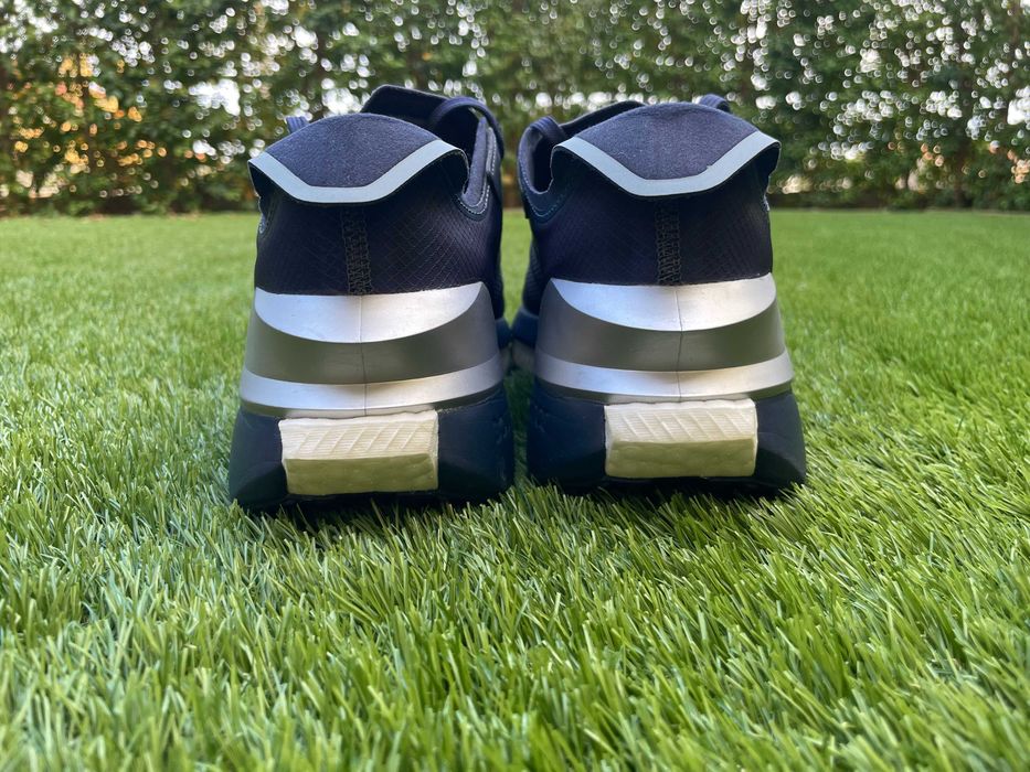 Adidas Avryn como novos