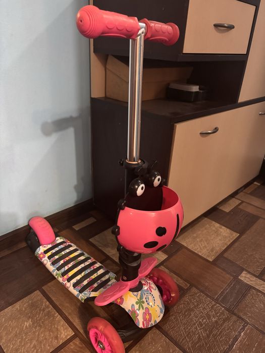 Дитячий самокат рожевий