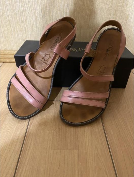 Шкіряні босоніжки