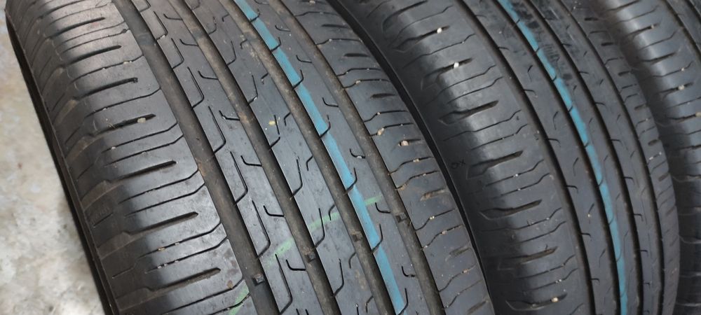 Pneus 225/60/18 continental semi novos