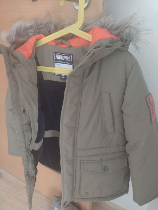 Casaco impermeável e acolchoado