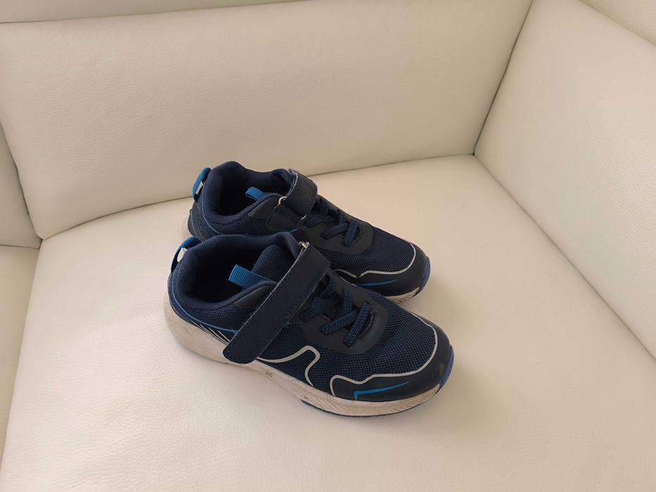 Adidasy, trampki, buty sportowe rozm. 35 (wkładka 22 cm)